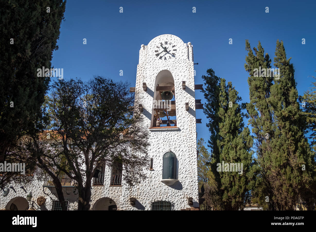 Glocken bei Humahuaca Cabildo Rathaus Glockenturm - Humahuaca, Jujuy, Argentinien Stockfoto