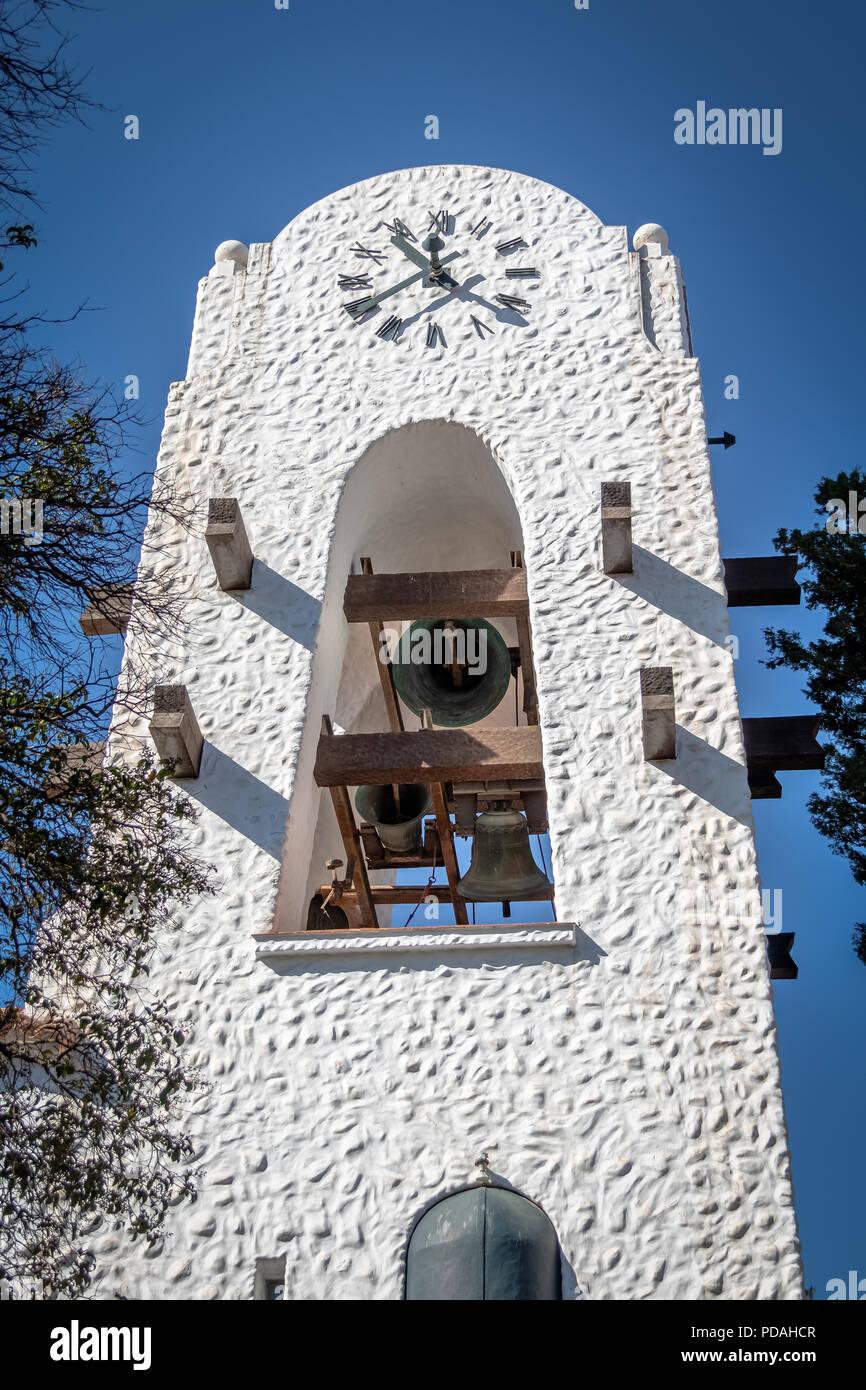 Glocken bei Humahuaca Cabildo Rathaus Glockenturm - Humahuaca, Jujuy, Argentinien Stockfoto