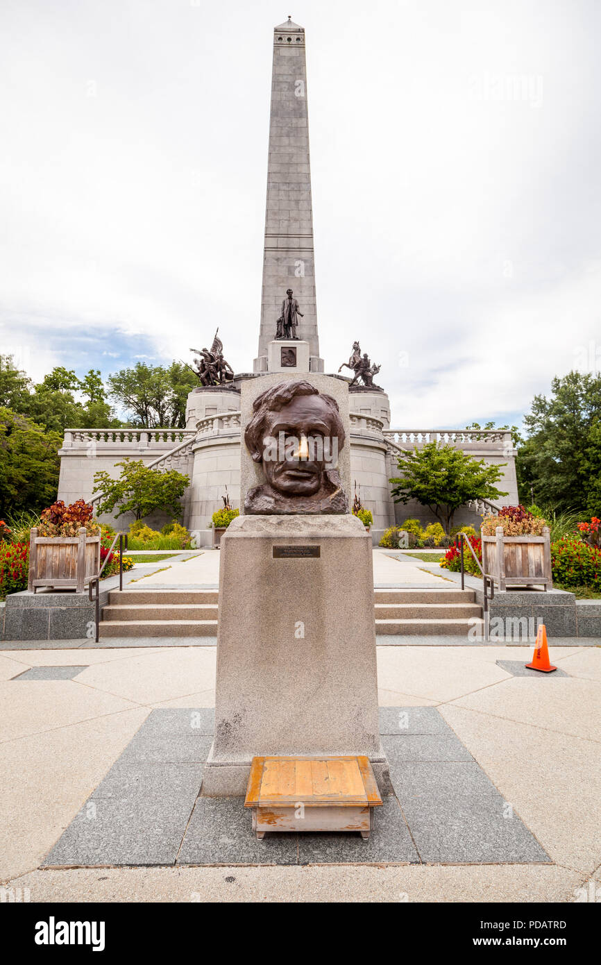 Obelisk von Präsident Abraham Lincoln's Grab in Springfield, Illinois. Stockfoto