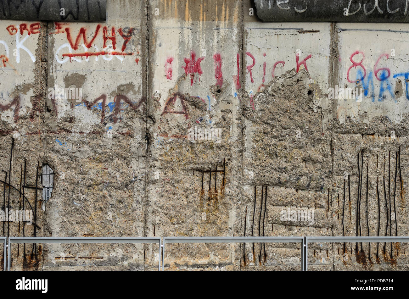 Fragment der Berliner Mauer. Stockfoto