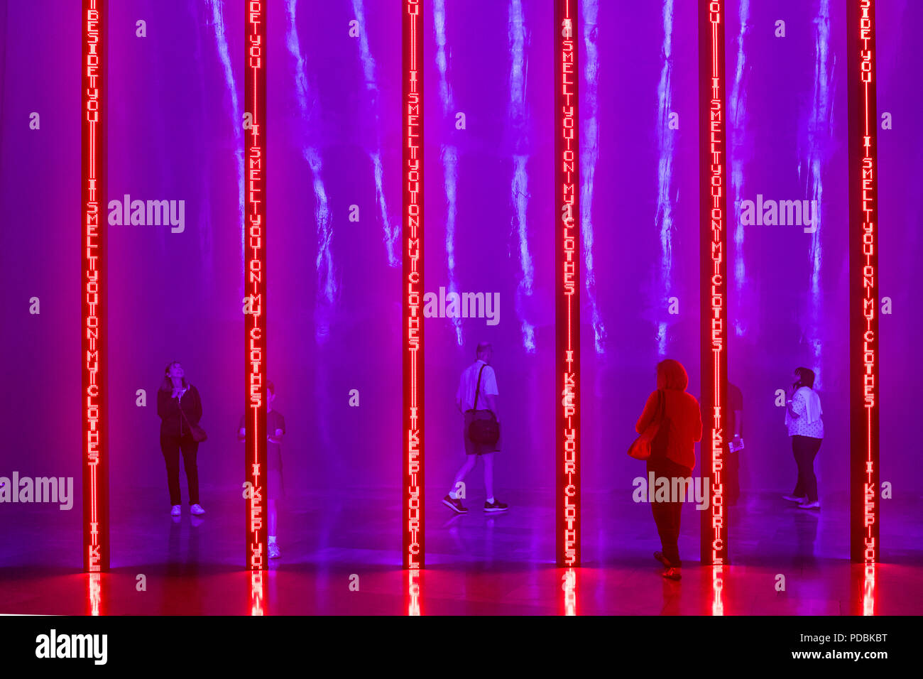 "Installation für Bilbao" von Jenny Holzer, museum sammlung, Guggenheim Museum, Bilbao, Spanien Stockfoto