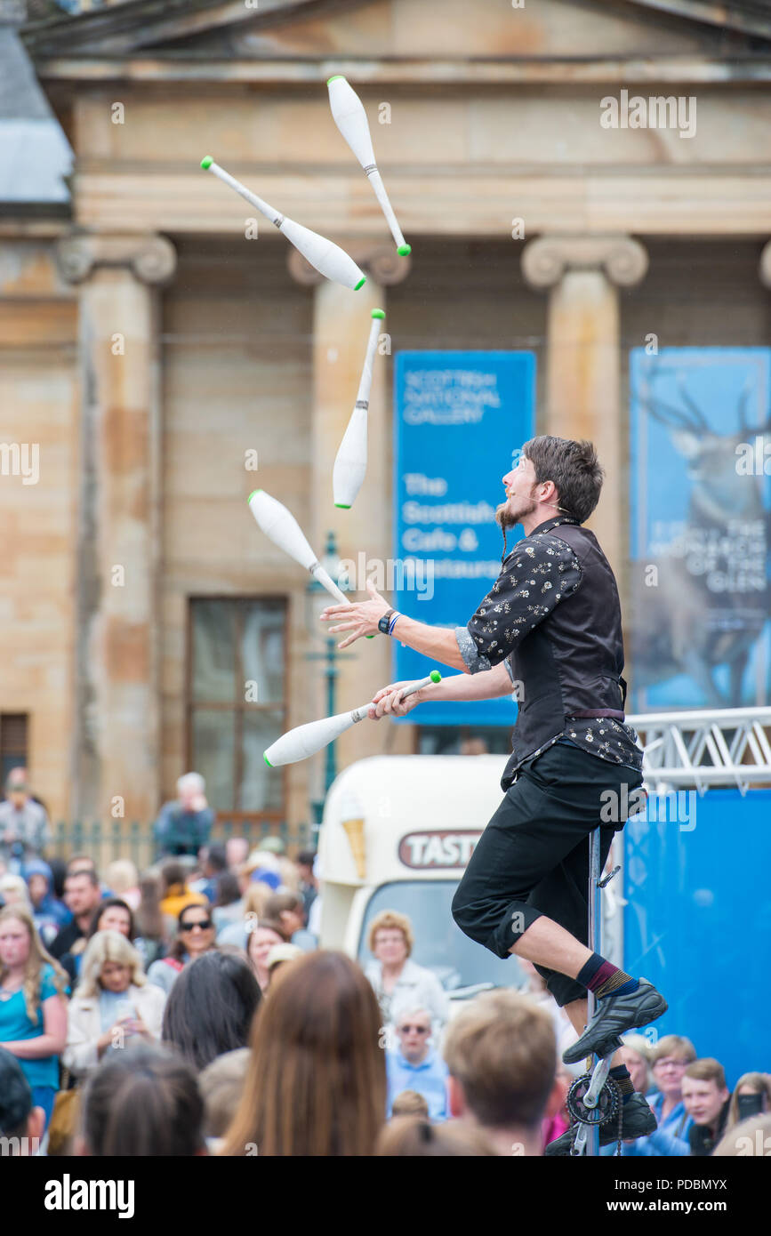 Edinburgh Festival Fringe 2018, Straßenkünstler, den Damm Stockfoto