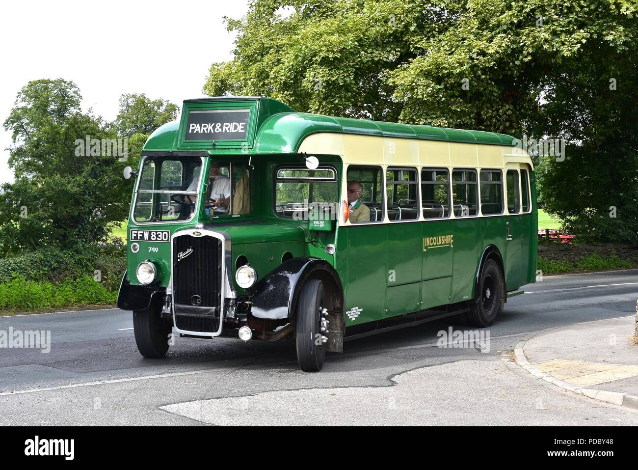 1950 Bristol L5G Bus bei Leyburn in North Yorkshire. Großbritannien bietet am Wochenende der vierziger Jahre einen Shuttle-Service. Stockfoto