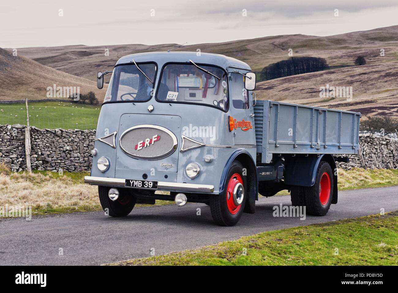 1957 ERF LK44G Truck in der Nähe von Kirkby Stephen, Großbritannien 2015 Stockfoto