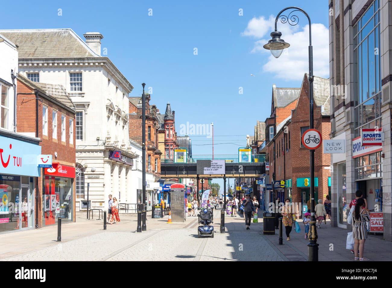 Fußgängerzone in der King Street, South Shields, Tyne und Wear, England, Vereinigtes Königreich Stockfoto