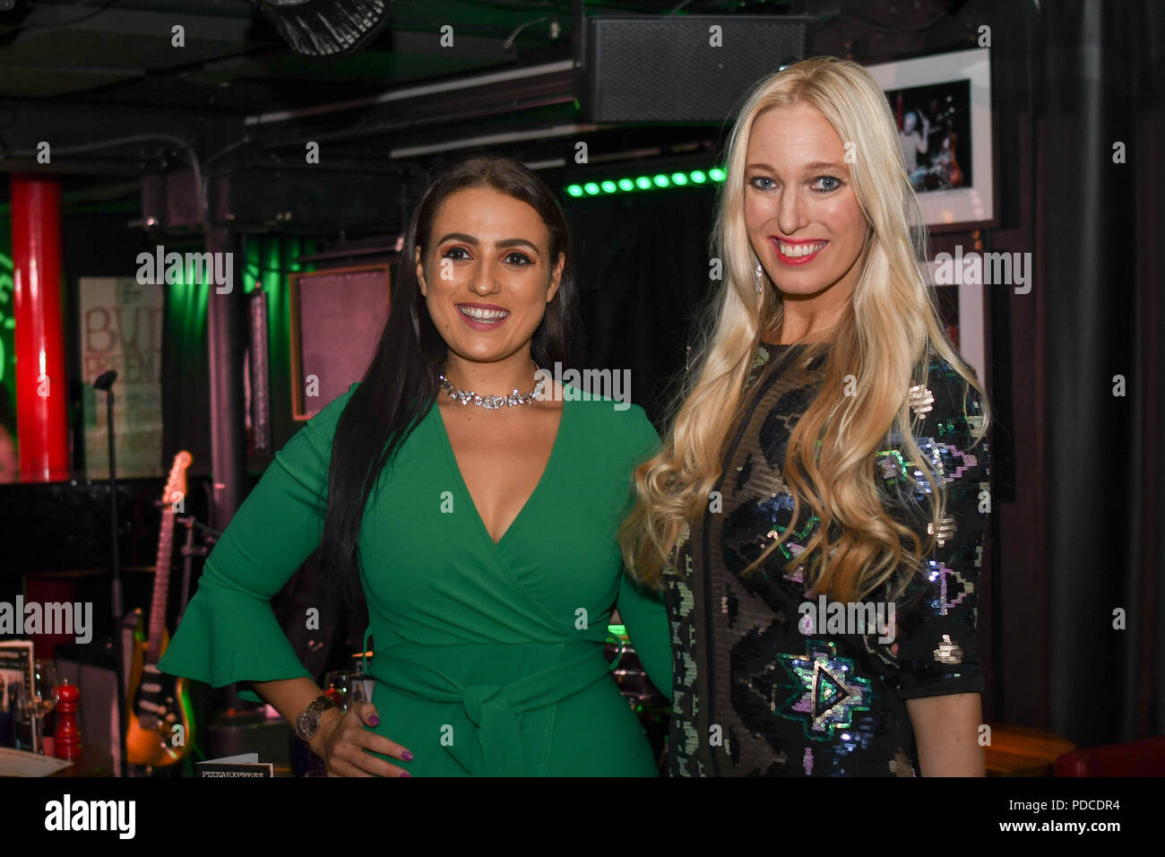 London, Großbritannien. 8. August 2018. Amel Rachedi, Hayley Palmer ein TV-Moderator die Macmillan - Charity Gala Sommerfest bei Pizza Express Dean Street am 8. August 2018, London, UK. Bild Capital/Alamy leben Nachrichten Stockfoto