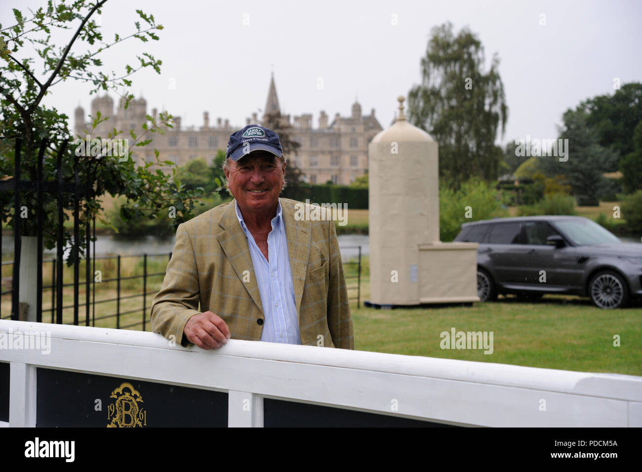 Stamford, Lincolnshire, Großbritannien. 9. August 2018. 9. August 2018. Captain Mark Phillips posiert vor der Burghley House während das Land 2018 Rover Burghley Horse Trials Medien Vorschau Tag, Stamford, Vereinigtes Königreich. Jonathan Clarke/Alamy leben Nachrichten Stockfoto