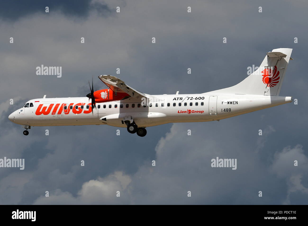 Flügel ABADI AIR ATR -72-600. Stockfoto