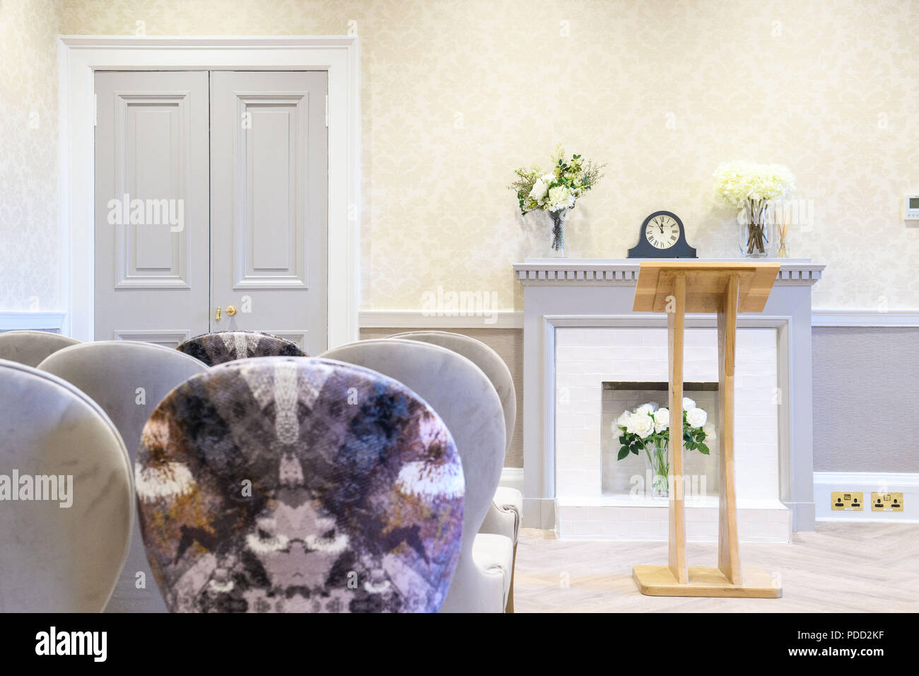 Carolanne Eyre Assistentin der Kanzlei, die aus Lothian Chambers umgezogen ist, nach dem Mietvertrag nach Stockfoto