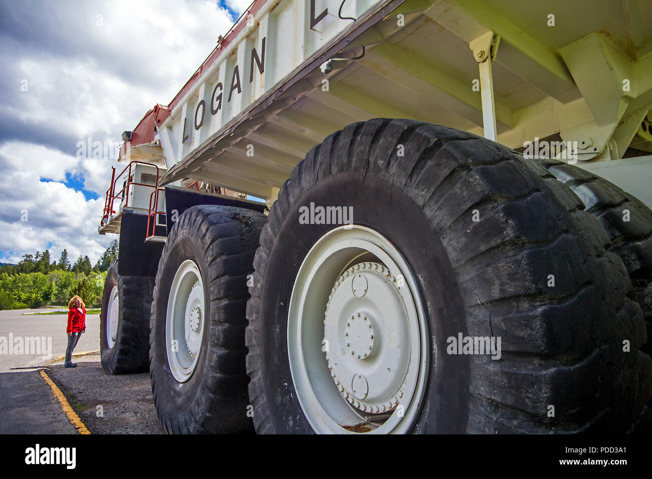 Grube Fahrzeuge mit besonderer Zweckbestimmung in Logan Lake British Columbia Kanada öffnen Stockfoto