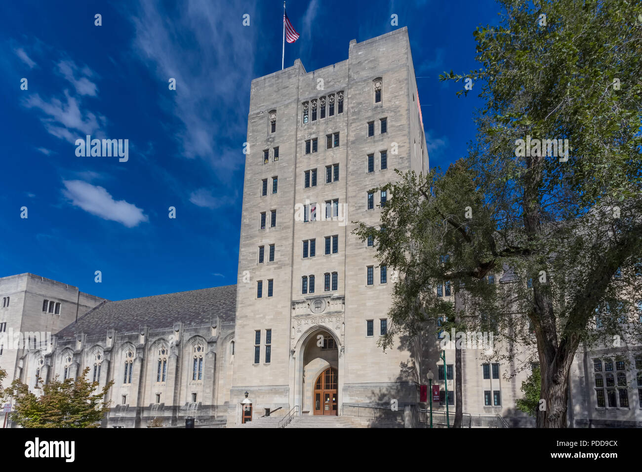 BLOOMINGTON, IN, USA - 22. OKTOBER 2017: Indiana Memorial Union auf dem Campus der Universität von Indiana. Stockfoto