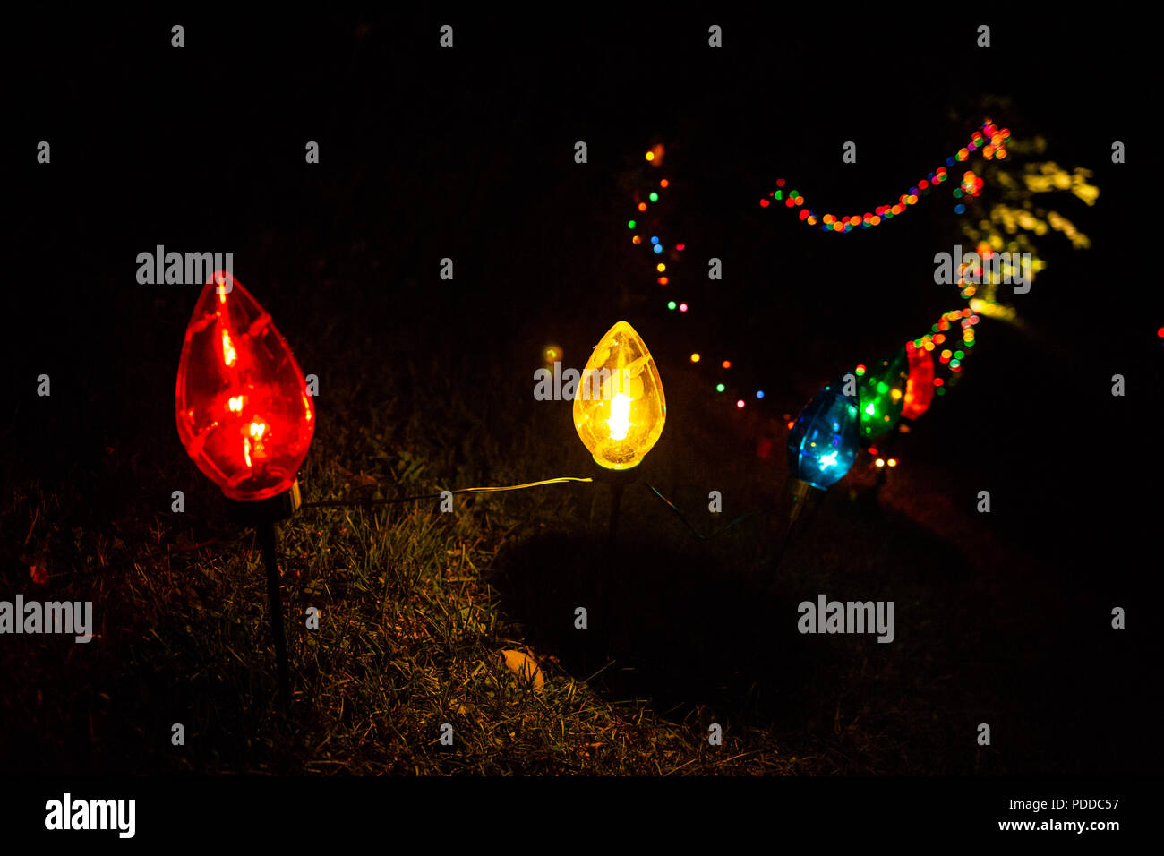 Außerhalb Farbe elektrische Lampen Boden Dekorationen hell und glänzend Stockfoto