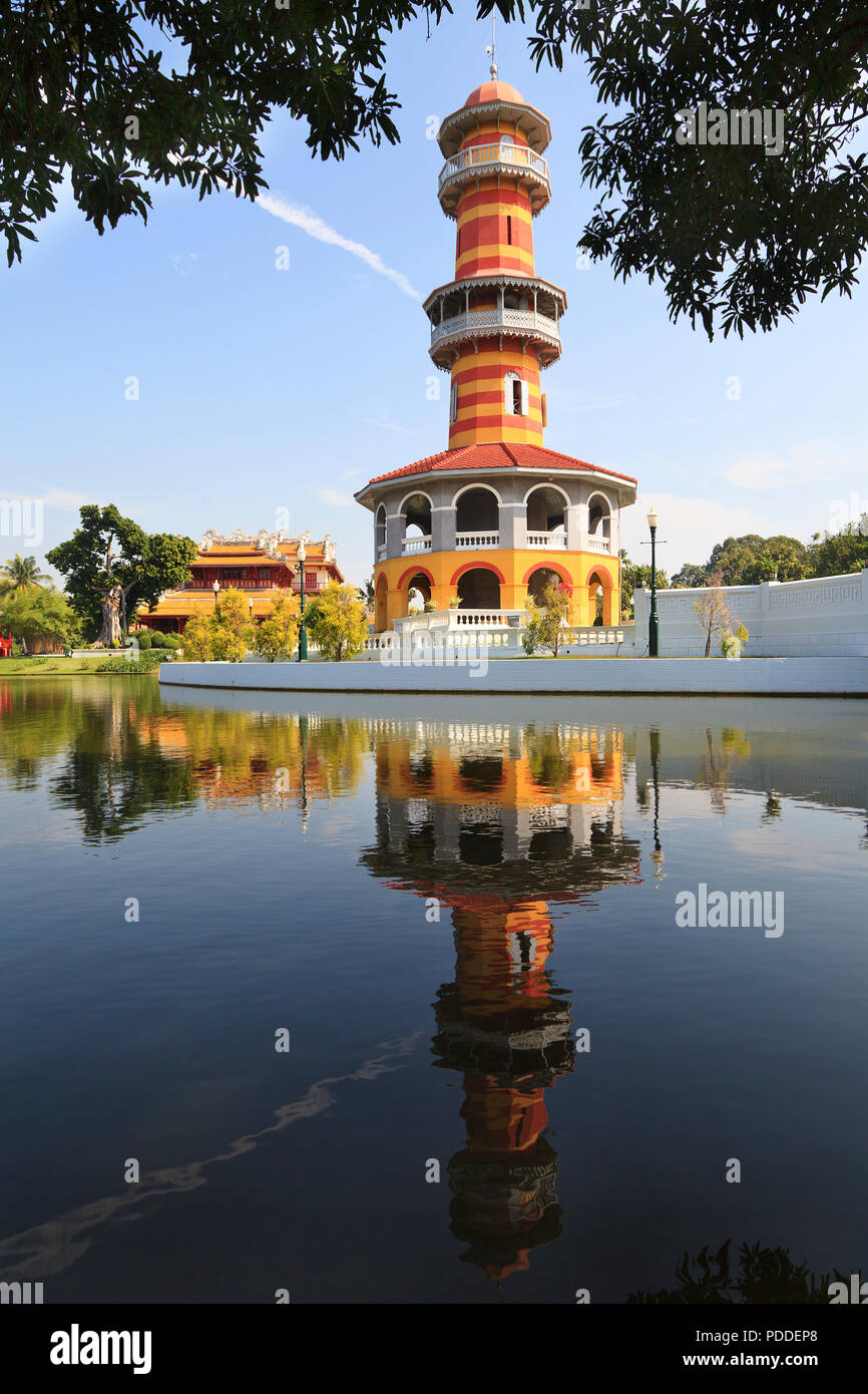 Das Gebäude des Royal Observatory - Aussichtsturm im Sommer Palast Bang Pa-In, Ayutthaya, Thailand Stockfoto