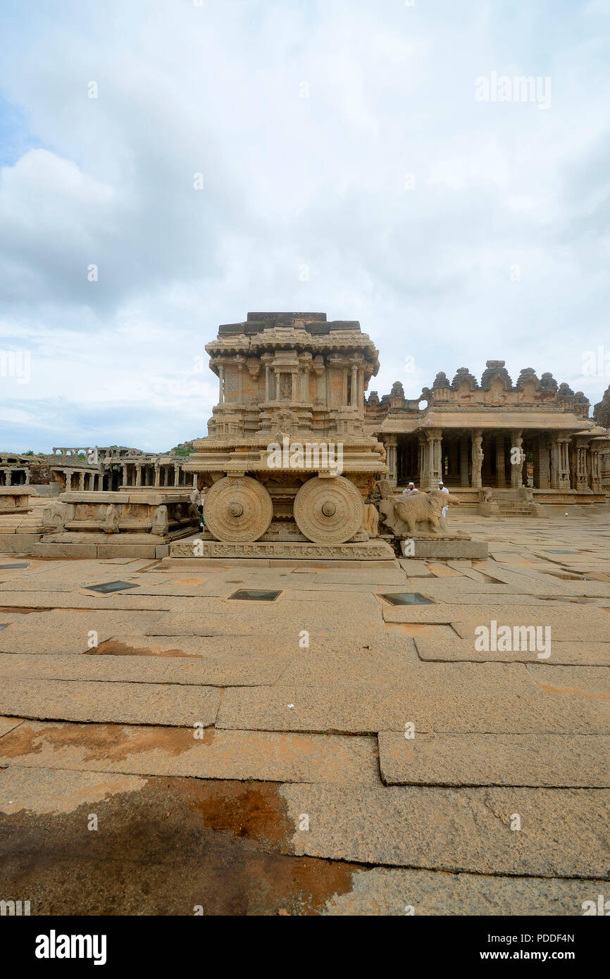 Schön geschnitzten Kampfwagen, gemacht von einem Stein, Vitthala-Tempel-Komplex, Hampi, Karnataka, Indien Stockfoto