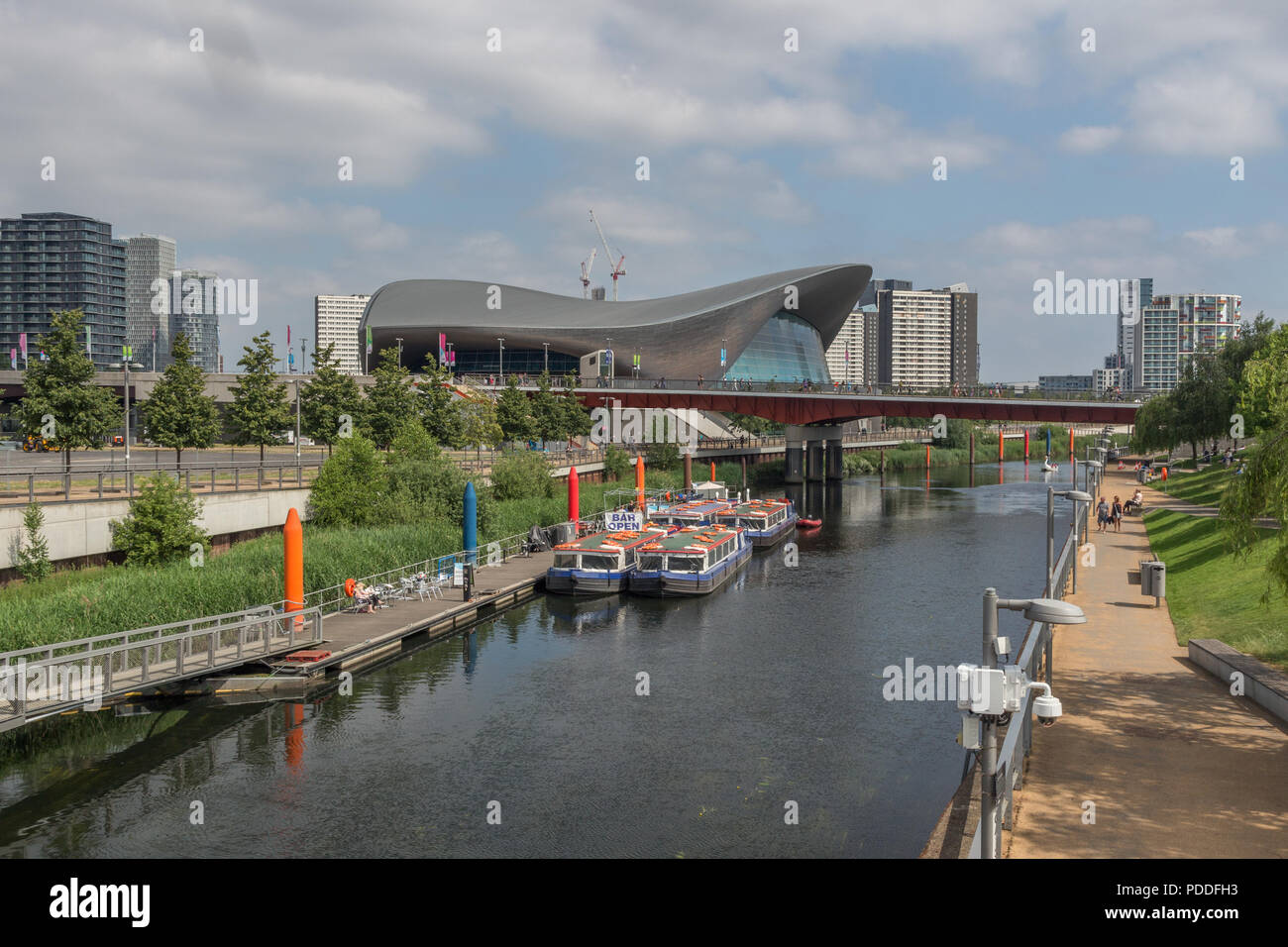 Queen Elizabeth Olympic Park mit Aquatics Centre, London, England, Vereinigtes Königreich, Europa. 2018 Stockfoto