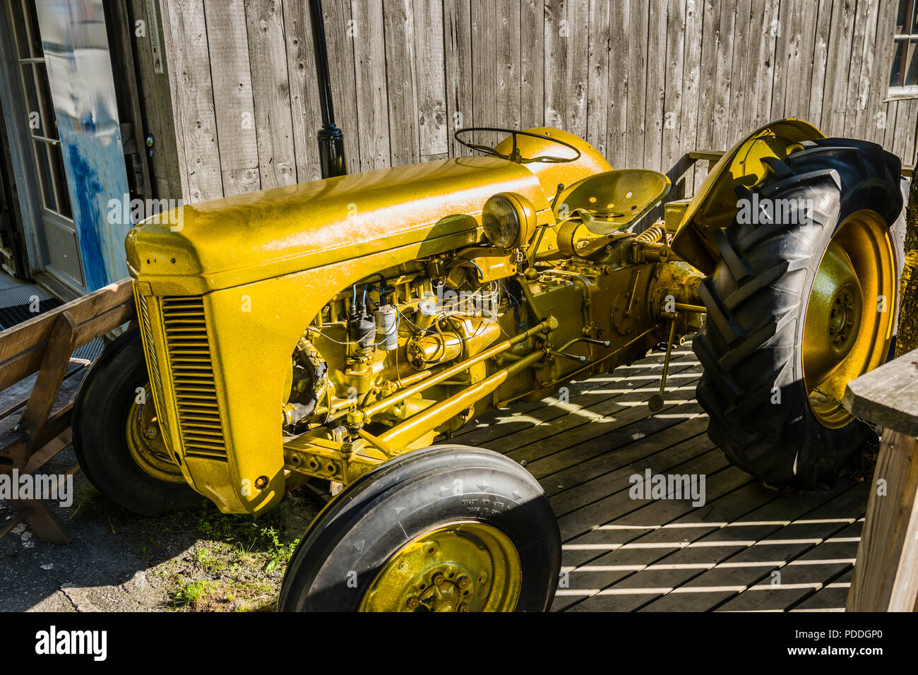 Eine goldfarbene Traktor auf Anzeige an Geirangerflord, Norwegen Stockfoto