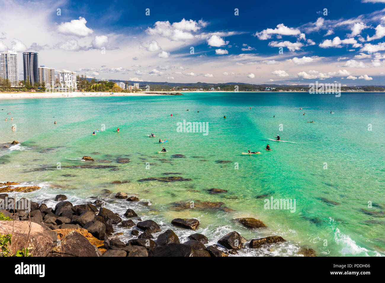 COOLANGATTA, AUS - 1. Mai 2017, Coolangatta Beach und Rainbow Bay, Gold Coast, Queensland, Australien Stockfoto
