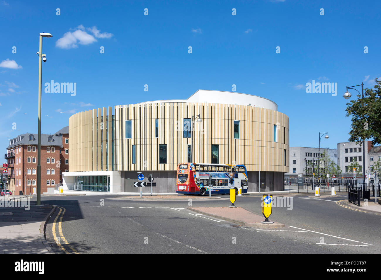 Das Wort, Nationales Zentrum für das geschriebene Wort, Market Place, South Shields, Tyne und Wear, England, Vereinigtes Königreich Stockfoto