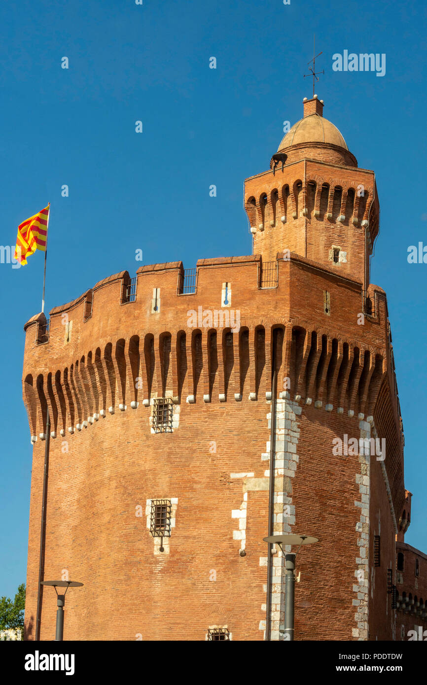 Die Stadt Gate' Le Castillet', Perpignan, Pyrénées-Orientales, Royal, Frankreich Stockfoto