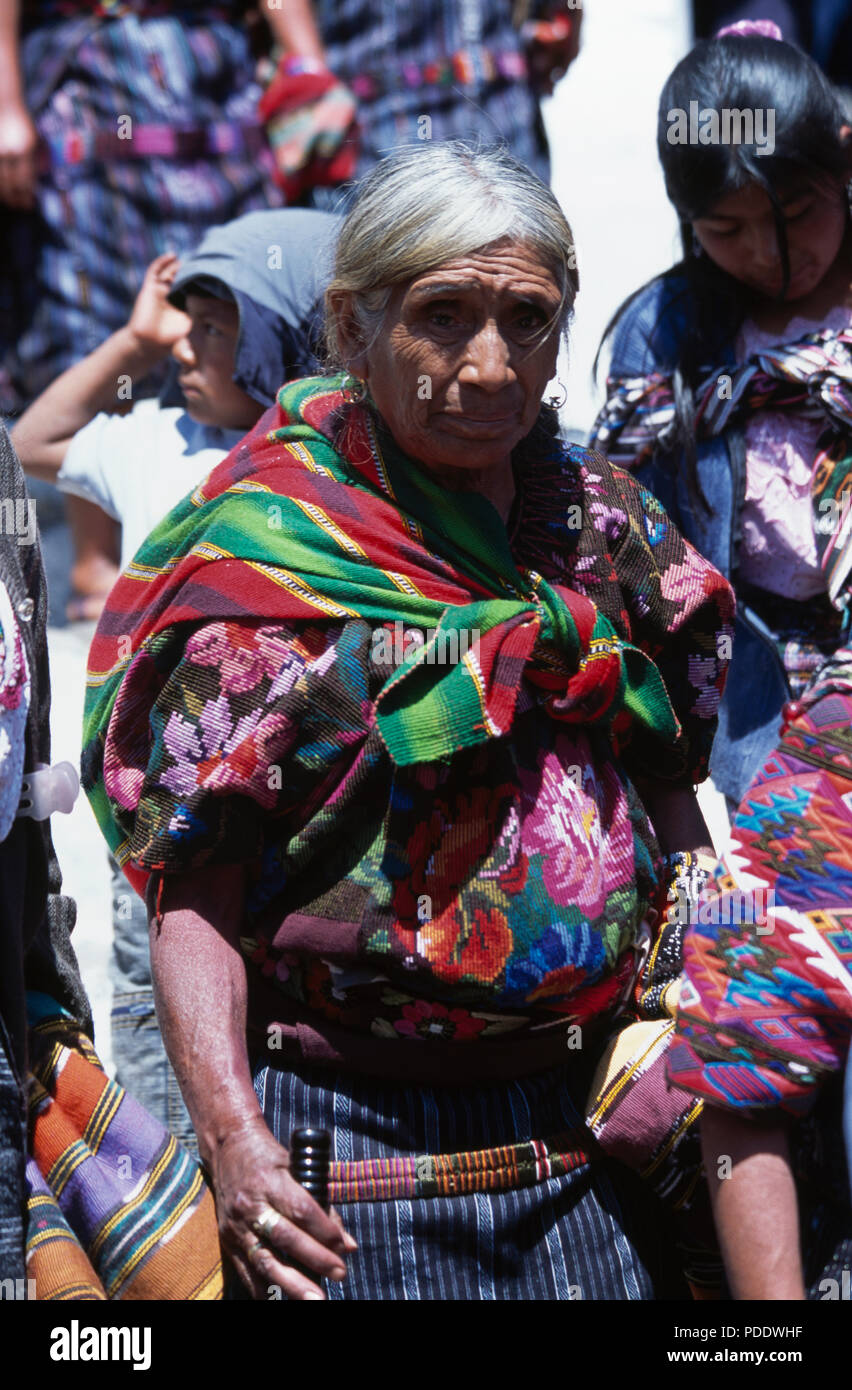 Cofradia Frau in Chichicastenango, Guatemala für redaktionelle NUR VERWENDEN Stockfoto
