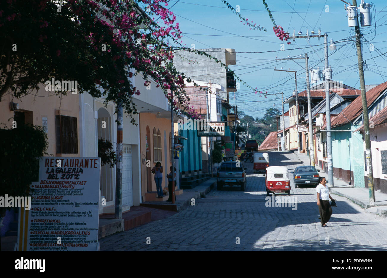 Straßenszene in Flores, Guatemala für redaktionelle NUR VERWENDEN Stockfoto