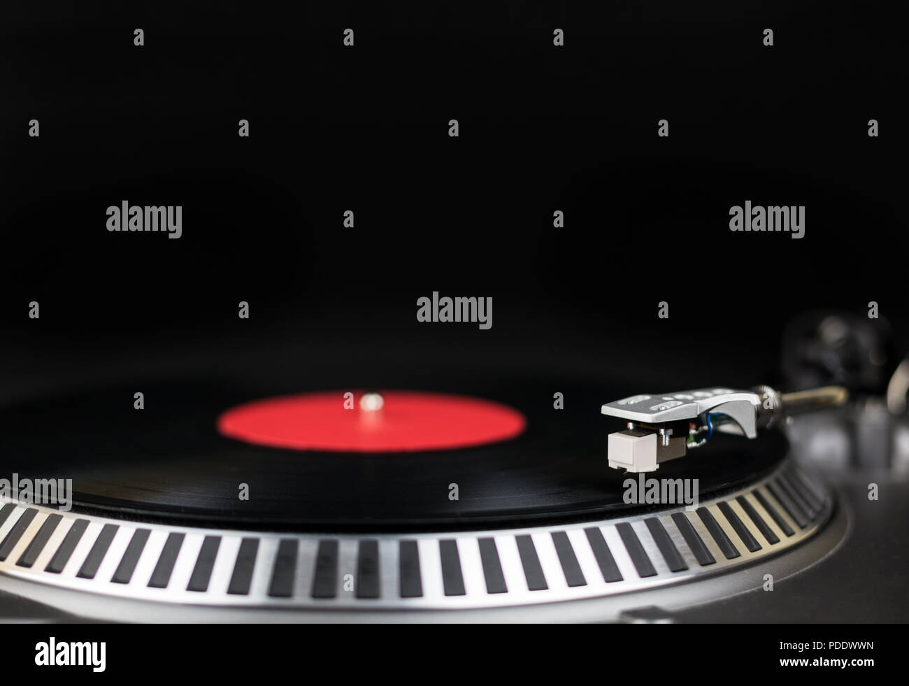 Djs Plattenspieler Stockfotos Und Bilder Kaufen Alamy