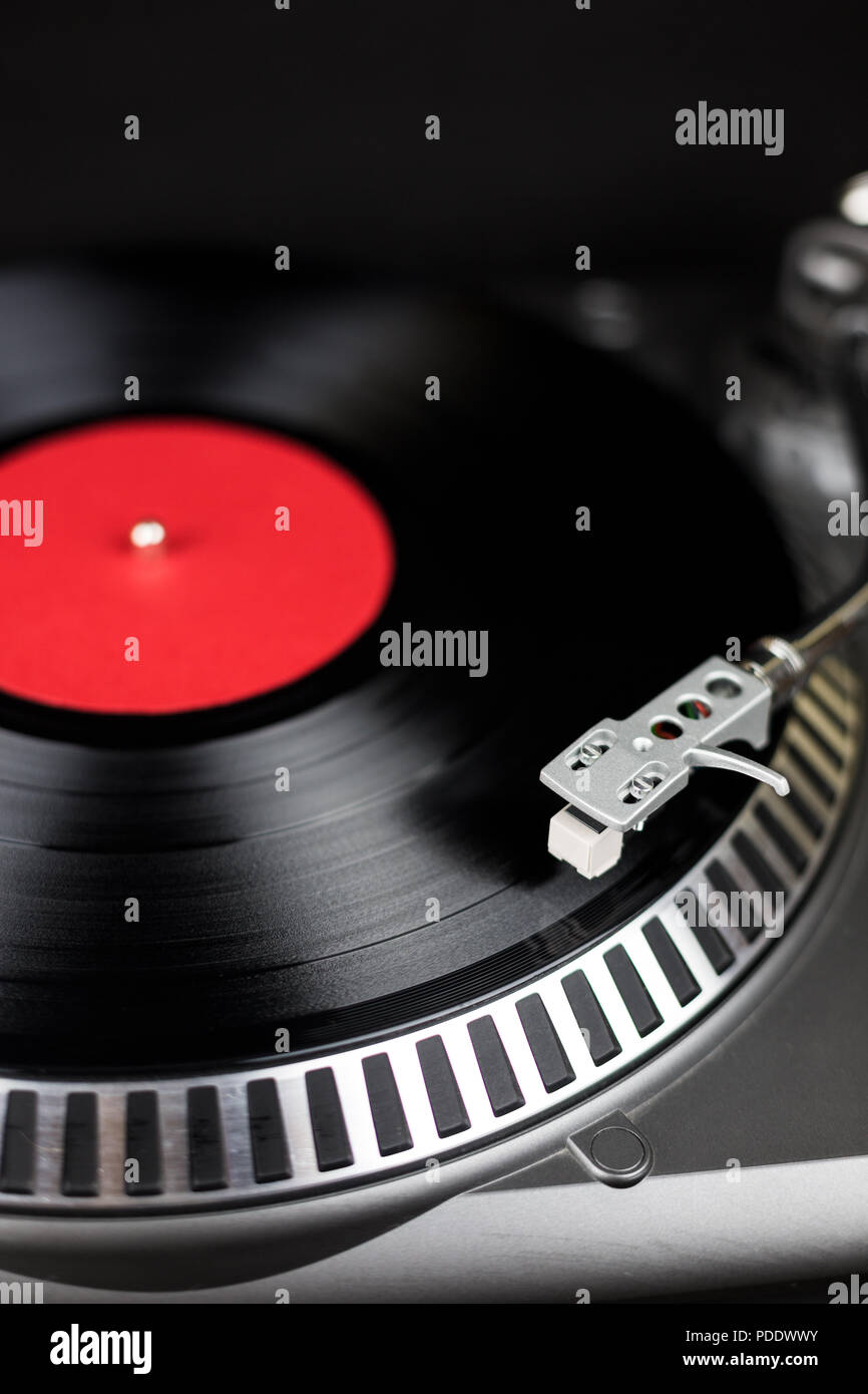 Djs Plattenspieler Stockfotos Und Bilder Kaufen Alamy