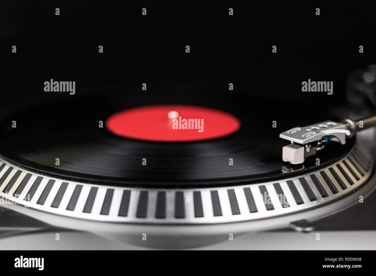 Djs Plattenspieler Stockfotos Und Bilder Kaufen Alamy