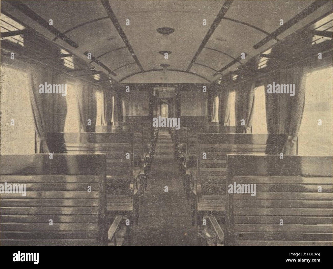 95 Carruagem de Terceira classe da CCFNP - GazetaCF 1083 1933 Stockfoto