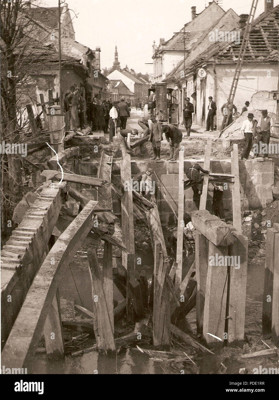 111 Demolice mostu v Palackého třídě Litovel 1945 Stockfoto