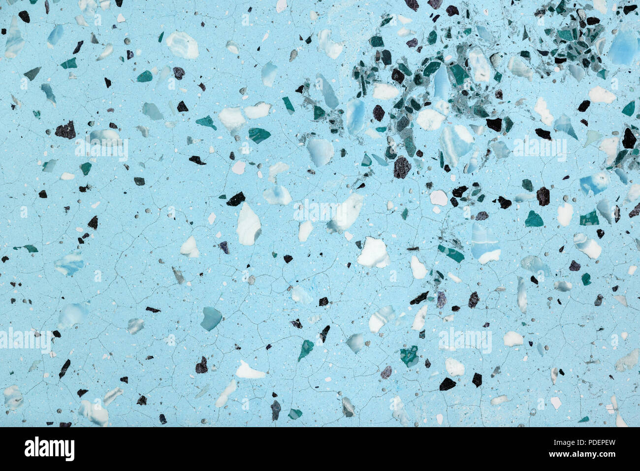 Abstrakte Textur Des Alten Kunstlichen Marmor Hintergrund Mit Weissen Und Schwarzen Partikeln Blau Mosaikboden Mit Stein Einsatze Und Risse Stockfotografie Alamy
