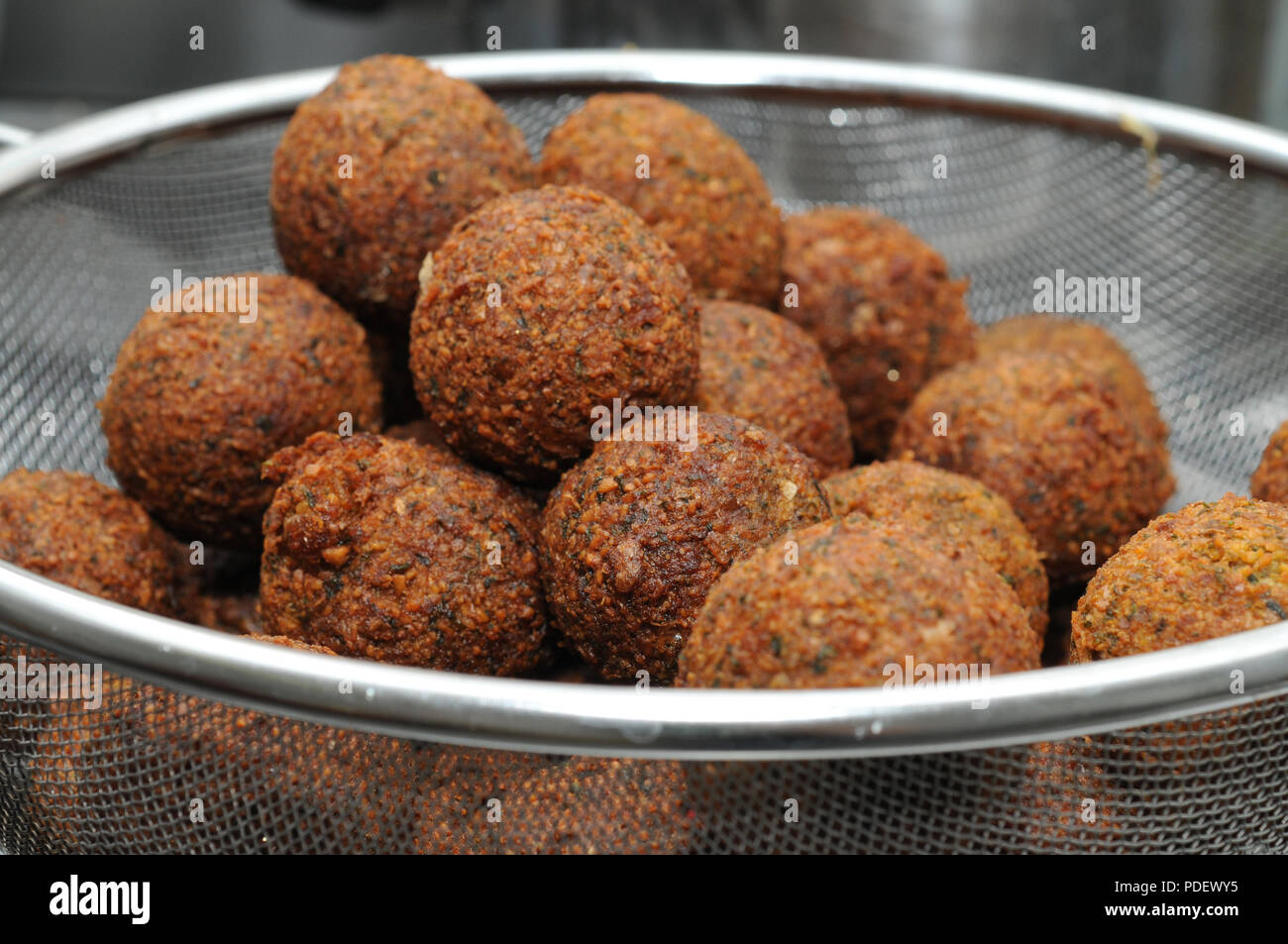 Falafel-Middle Eastern Food, vegetarisches Essen Konzept - gesundes Essen Stockfoto