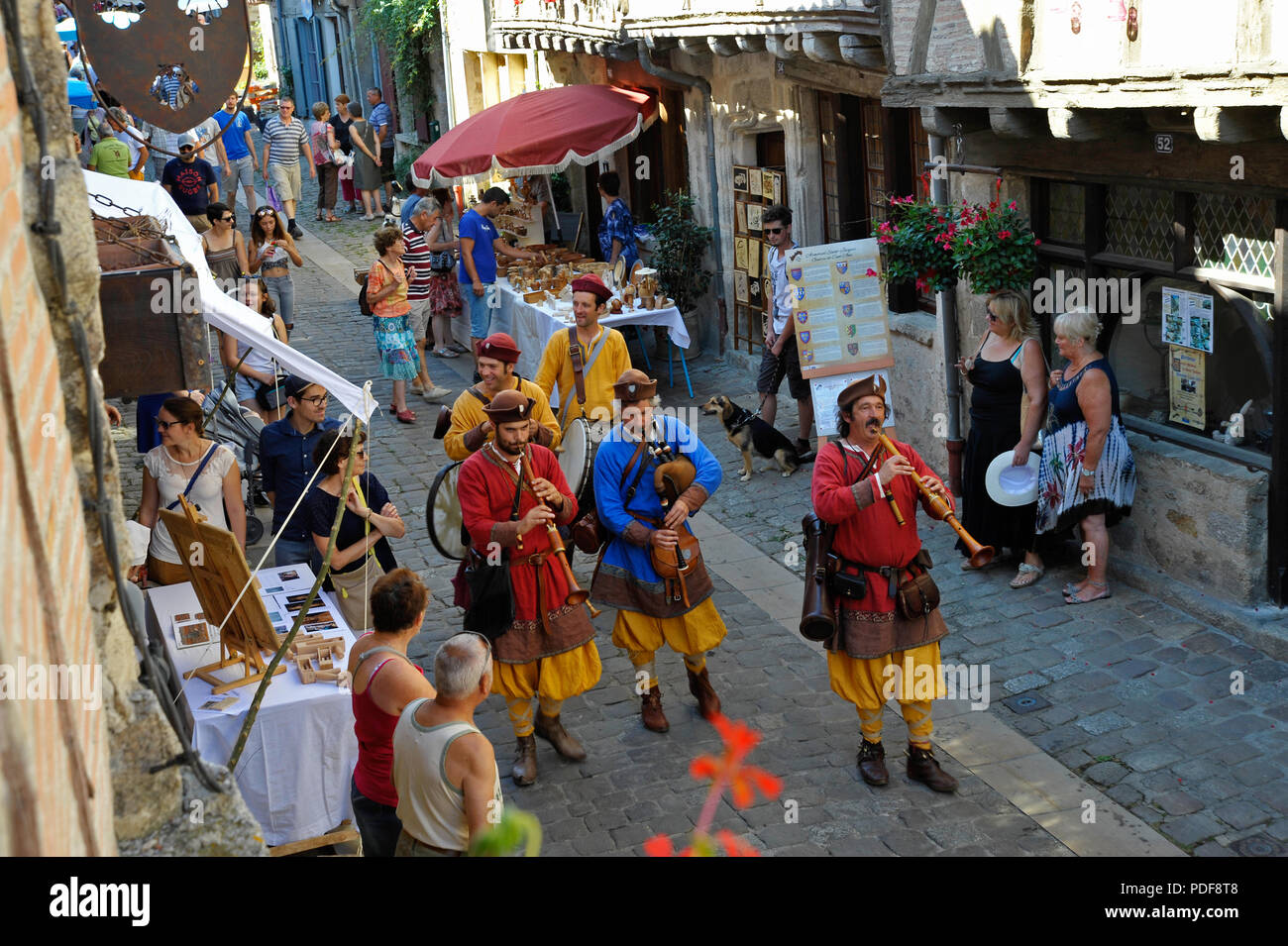 Mittelalterliche Street Festival in Parthenay deux-sevres Frankreich Stockfoto