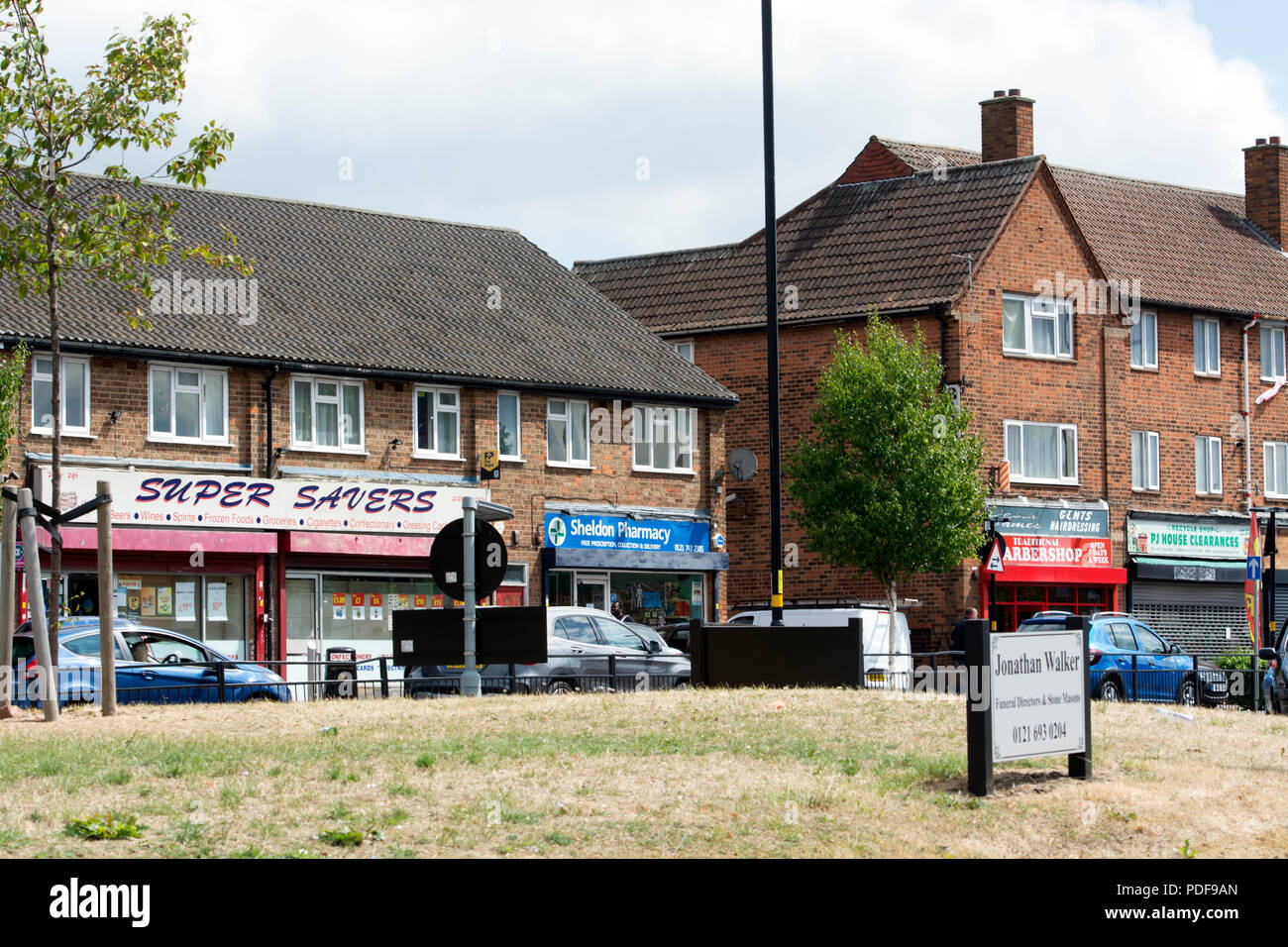 Geschäfte in der Church Road, Sheldon, Birmingham, West Midlands, England, Großbritannien Stockfoto