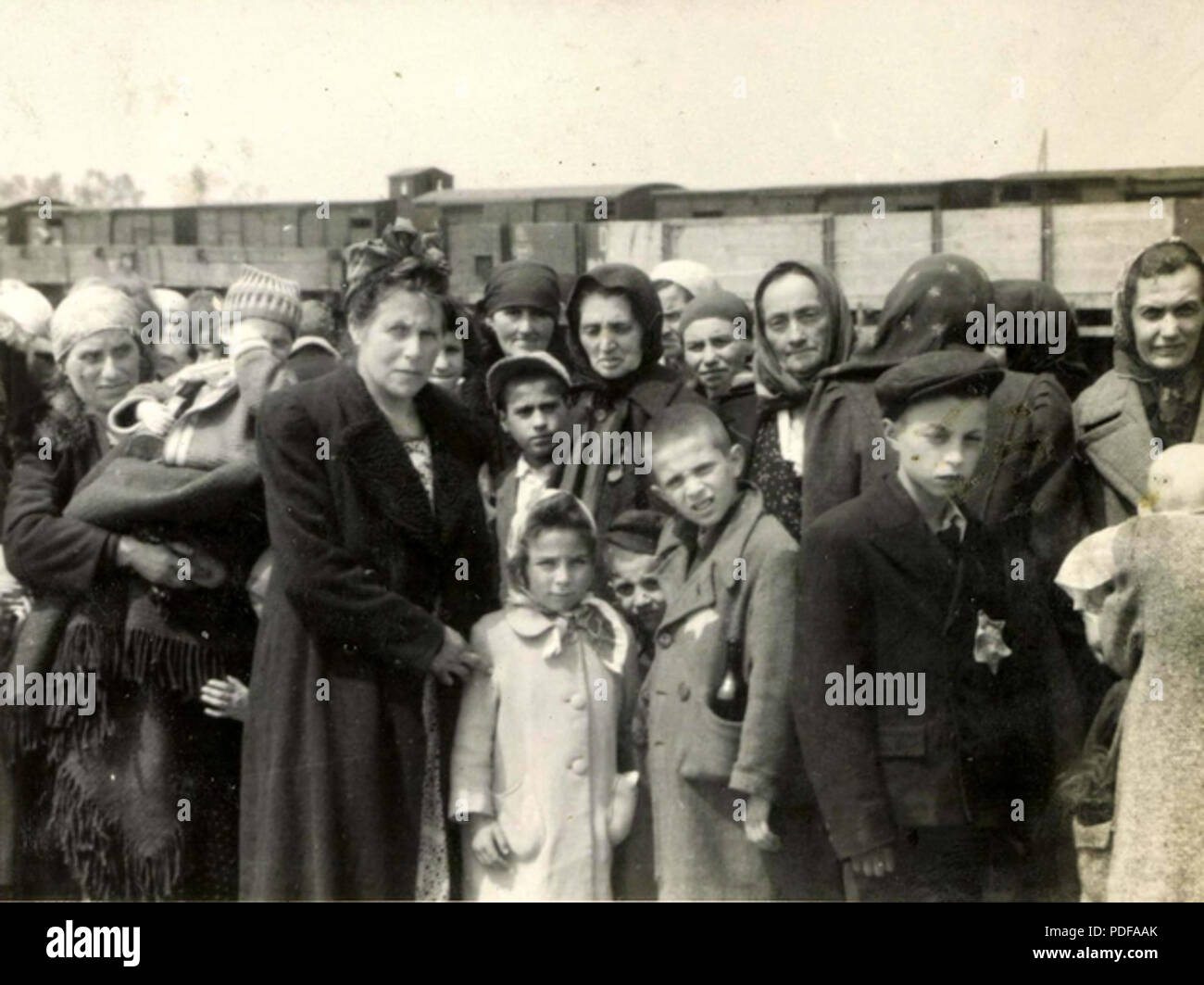 80 Birkenau Frauen und Kinder bei der Auswahl der Plattform Stockfoto