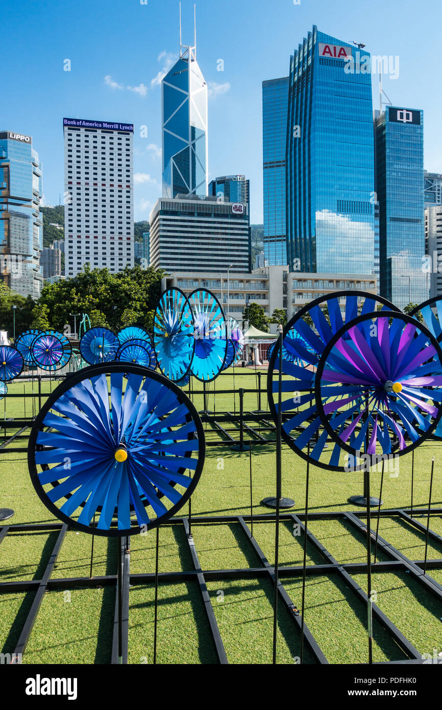 Hong Kong Central skyline Vertikale, Karneval Dekorationen im Vordergrund Stockfoto