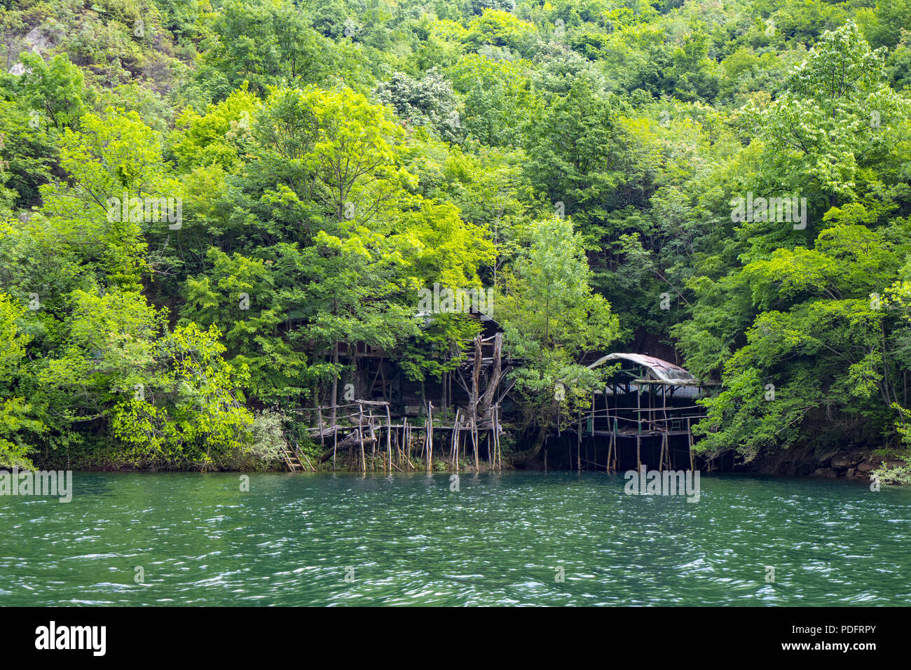 Mazedonien Canyon Matka Bootsfahrt im Tal Stockfoto