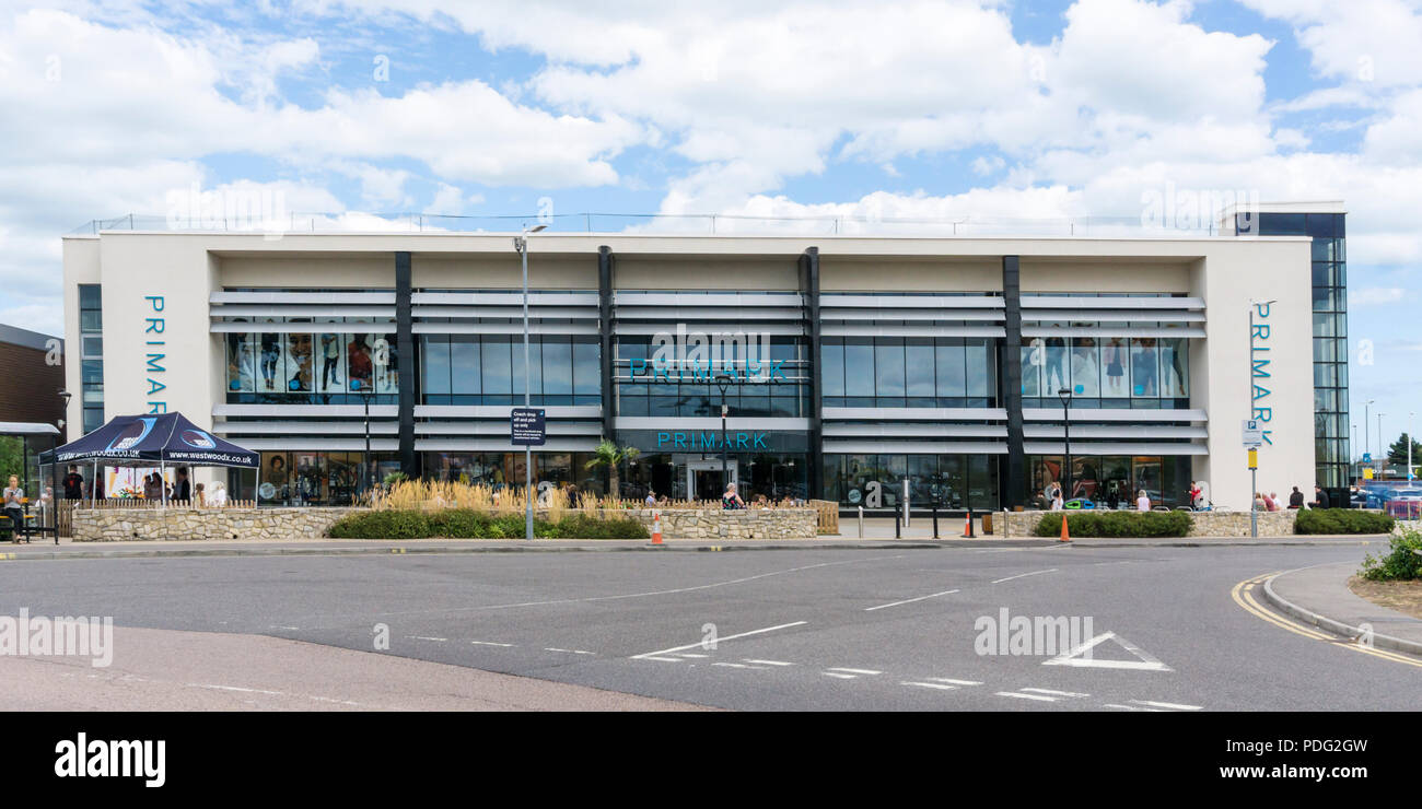 Flaggschiff Primark Store bei Westwood Cross Einkaufszentrum, Broadstairs. Stockfoto