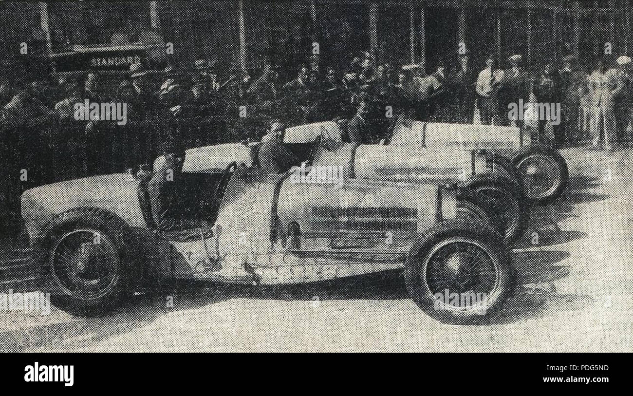 192 L'Équipe Bugatti au Grand Prix de l'ACF 1934, de G. à D. Nuvolari, Benoist et Dreyfus Stockfoto
