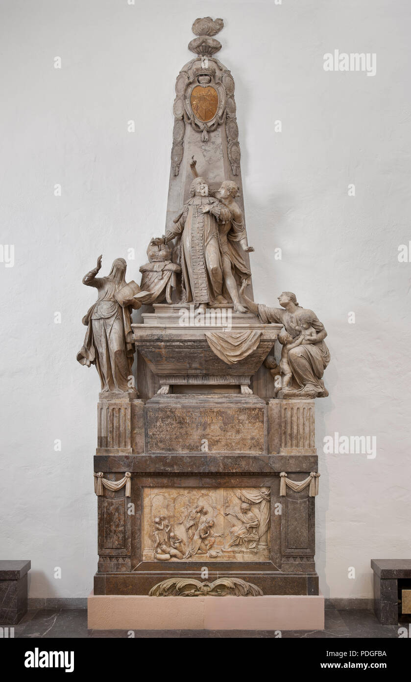 Der Würzburger Dom, Grabmal für Adam Friedrich von Seinsheim, gestorben 1779. Fürstbischof von Würzburg Stockfoto