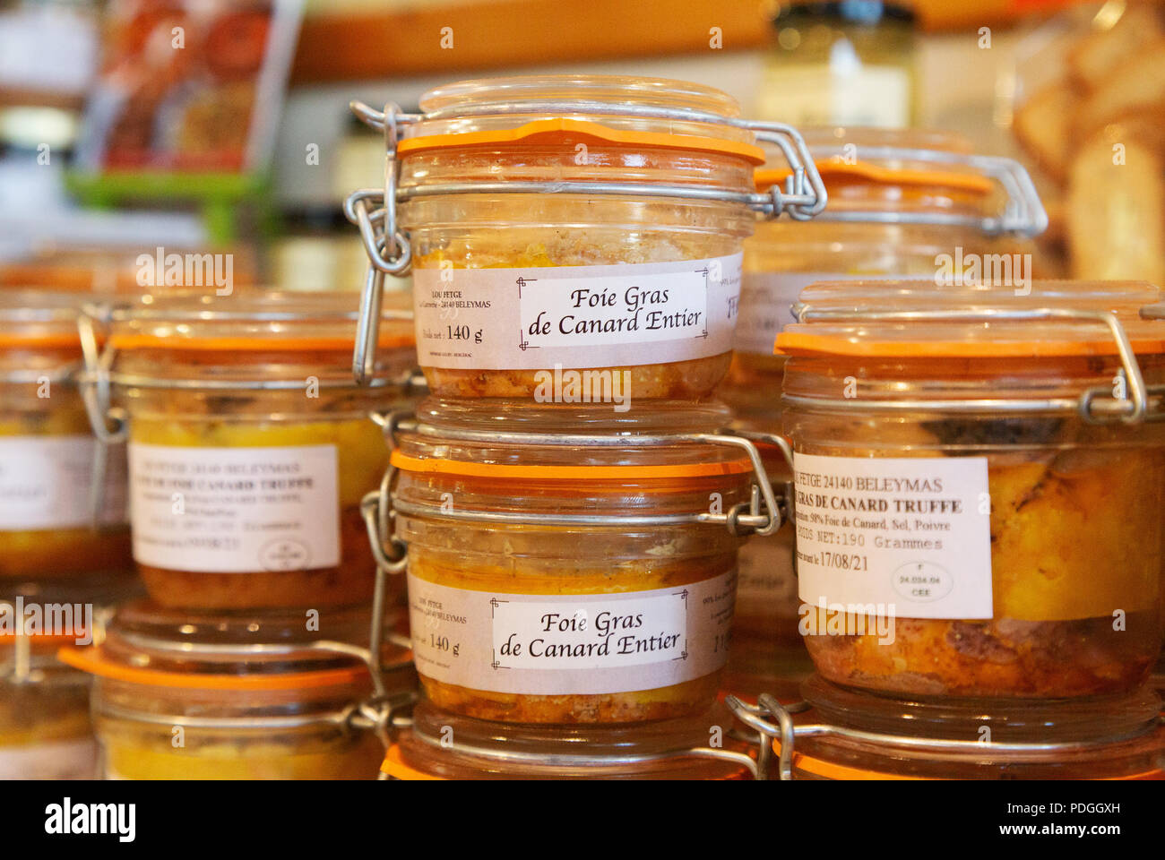 Foie gras de canard Pastete zum Verkauf in versiegelten Flaschen, Dordogne, Frankreich Europa Stockfoto