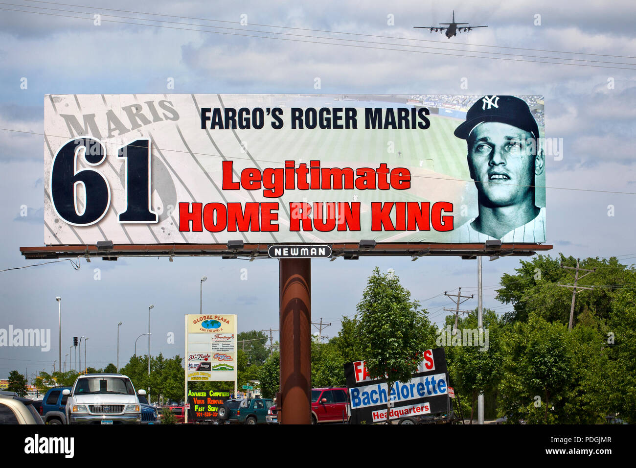 Plakatwand in Fargo, North Dakota ehrt Fargo's Native Son und New York Yankees slugger als legitime home run King mit 61 Home Runs in 1. Stockfoto