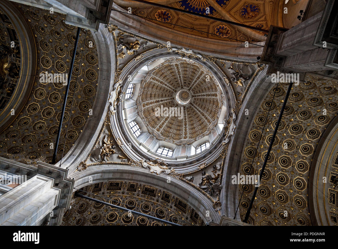 Italien Comer Dom Vierungskuppel 1731-44 von Filippo Juvarra Innenansicht Stockfoto