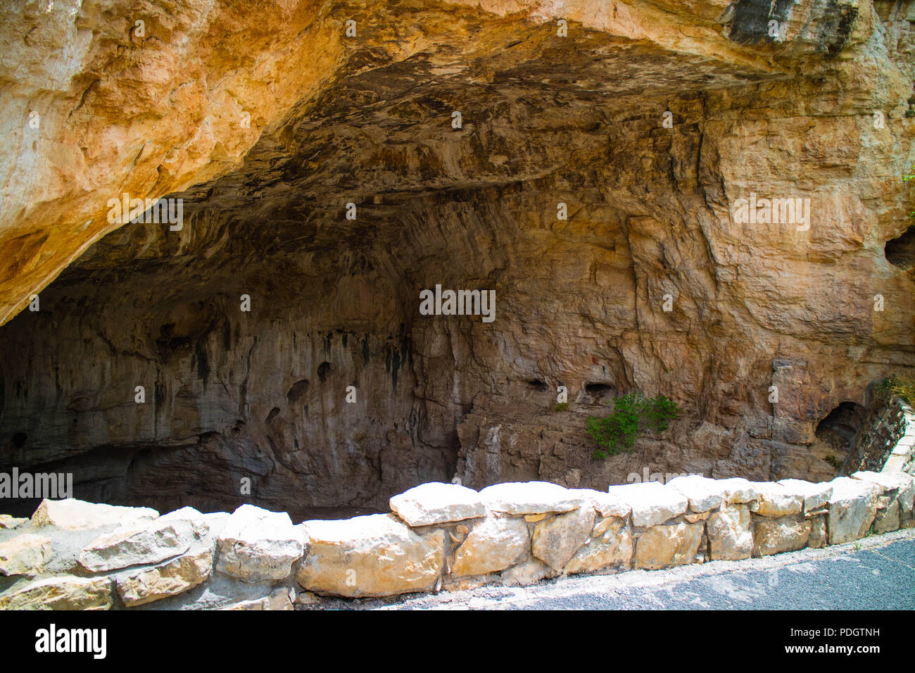 Eingang zur Höhle von Carlsbad Cavern National Park, New Jersey Stockfoto
