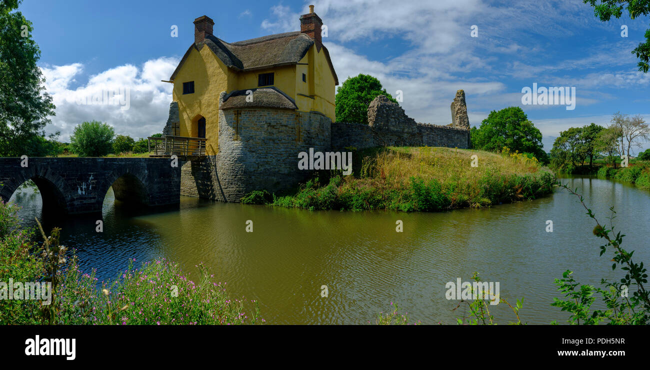 Stogursey Schloss, ein aus dem 10. Jahrhundert Graben und Bailey jetzt ein Landmark Trust Immobilien in der Nähe von Bridgewater, Somerset, Großbritannien Stockfoto