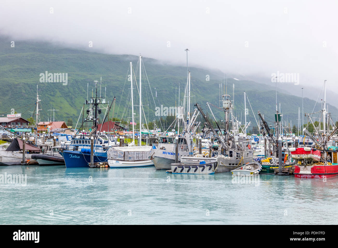 Fischerboote im Hafen von Valdez, Alaska Stockfoto