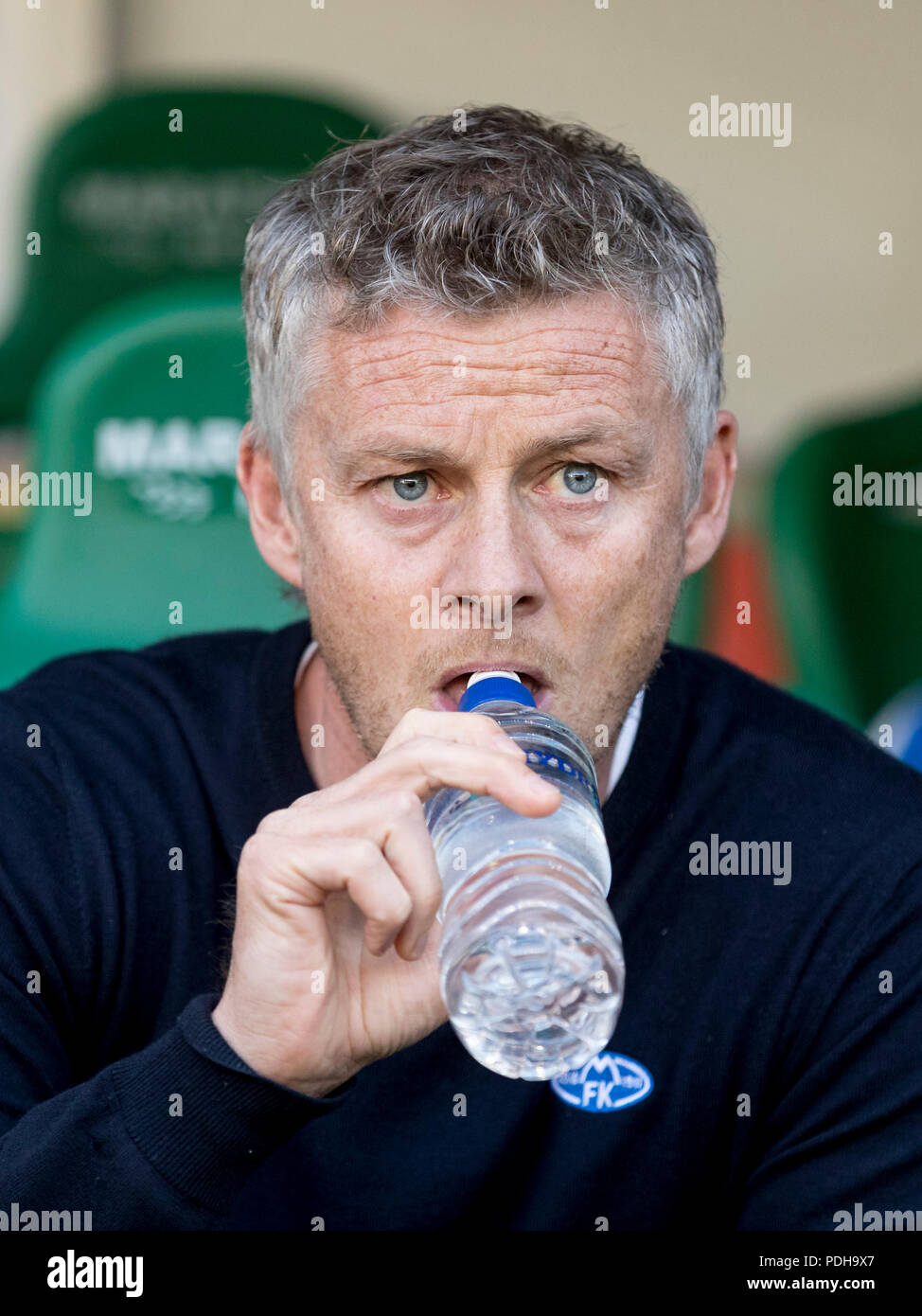 Ostern Road, Edinburgh, Großbritannien. 9 Aug, 2018. Europa League Fußball dritte Qualifikationsrunde, 1 Bein, Hibernian versus Molde FK; Ole Gunnar Solskaer Manager von Molde FK im dugout Credit: Aktion plus Sport/Alamy leben Nachrichten Stockfoto