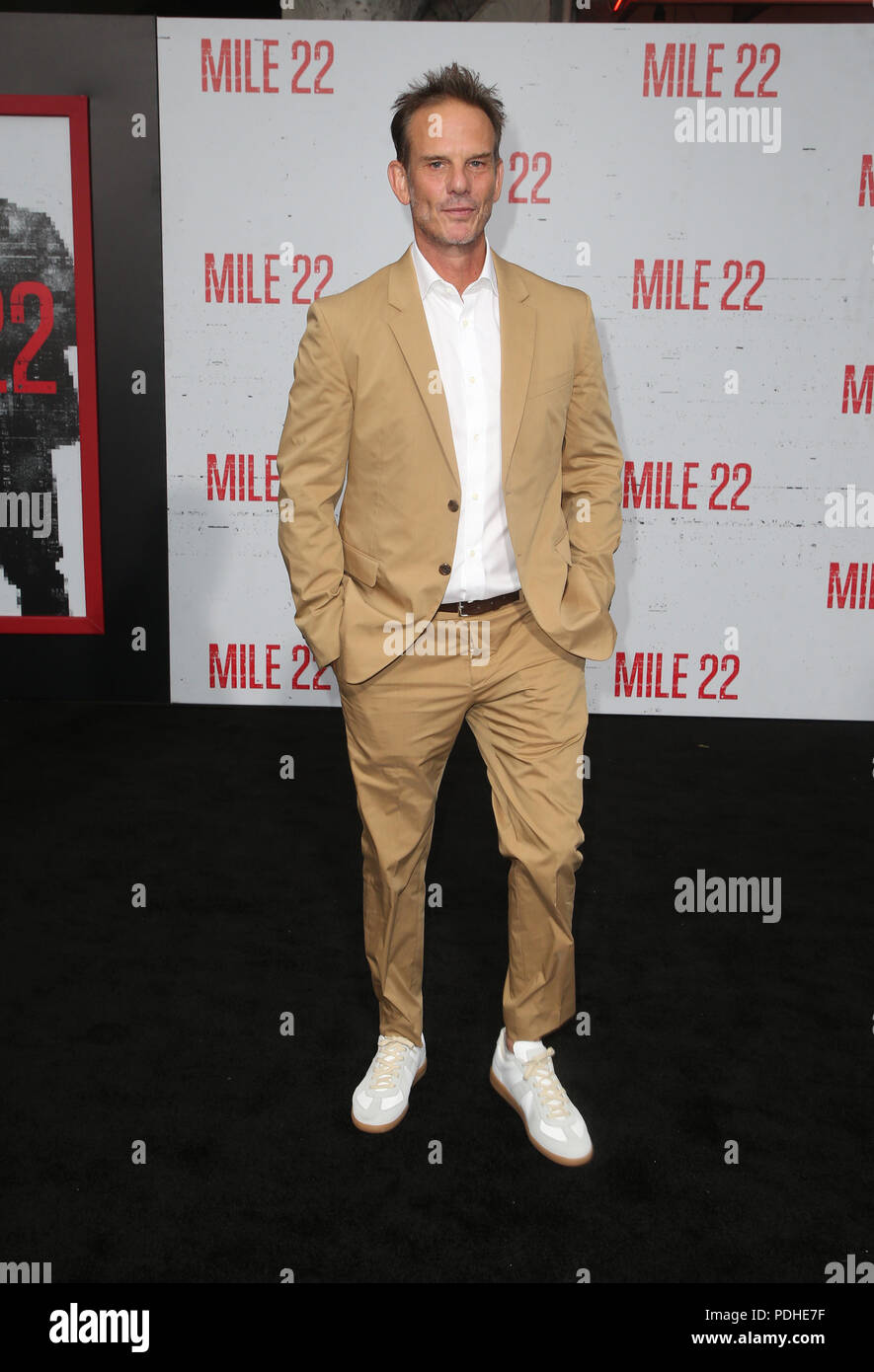 Westwood, CA, USA. 9 Aug, 2018. 9. August 2018 - Westwood, Kalifornien - Peter Berg. Premiere von STX Filme '''Mile 22'' im Regency Dorf statt. Photo Credit: Faye Sadou/AdMedia Credit: Faye Sadou/AdMedia/ZUMA Draht/Alamy leben Nachrichten Stockfoto