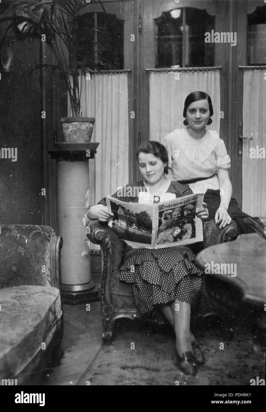 277 Lesen, Zeitung Fortepan 77027 Stockfoto