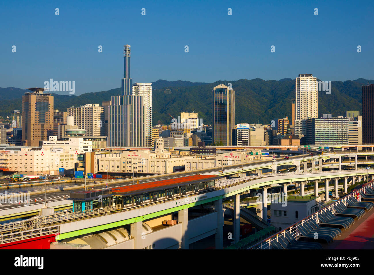 Kobe Japan Skyline ab Hafen Asien Stockfoto